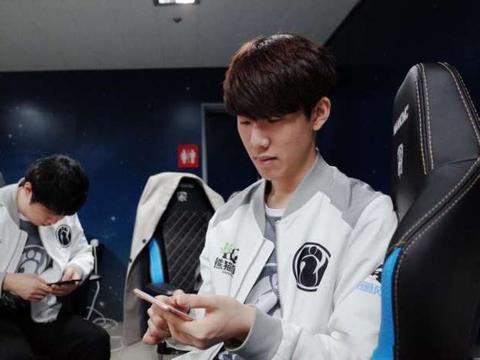 JD Gaming 战胜 Team WE ， Invictus Gaming 在 LPL Split 2 2025 中战胜 ThunderTalk Gaming