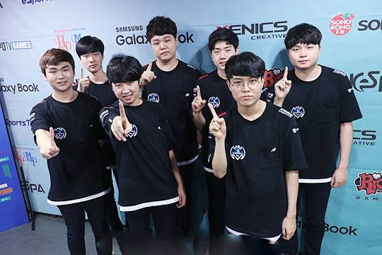 B8 将面对 Legacy ，而 NRG 将面对 Fnatic ，争夺 StarLadder Budapest Major 第二阶段的名额